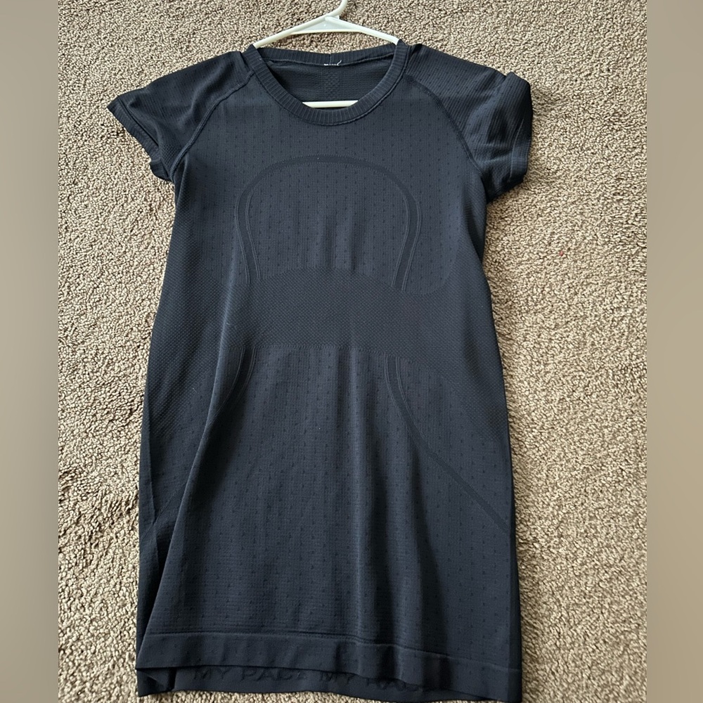 navy lululemon swiftly tech